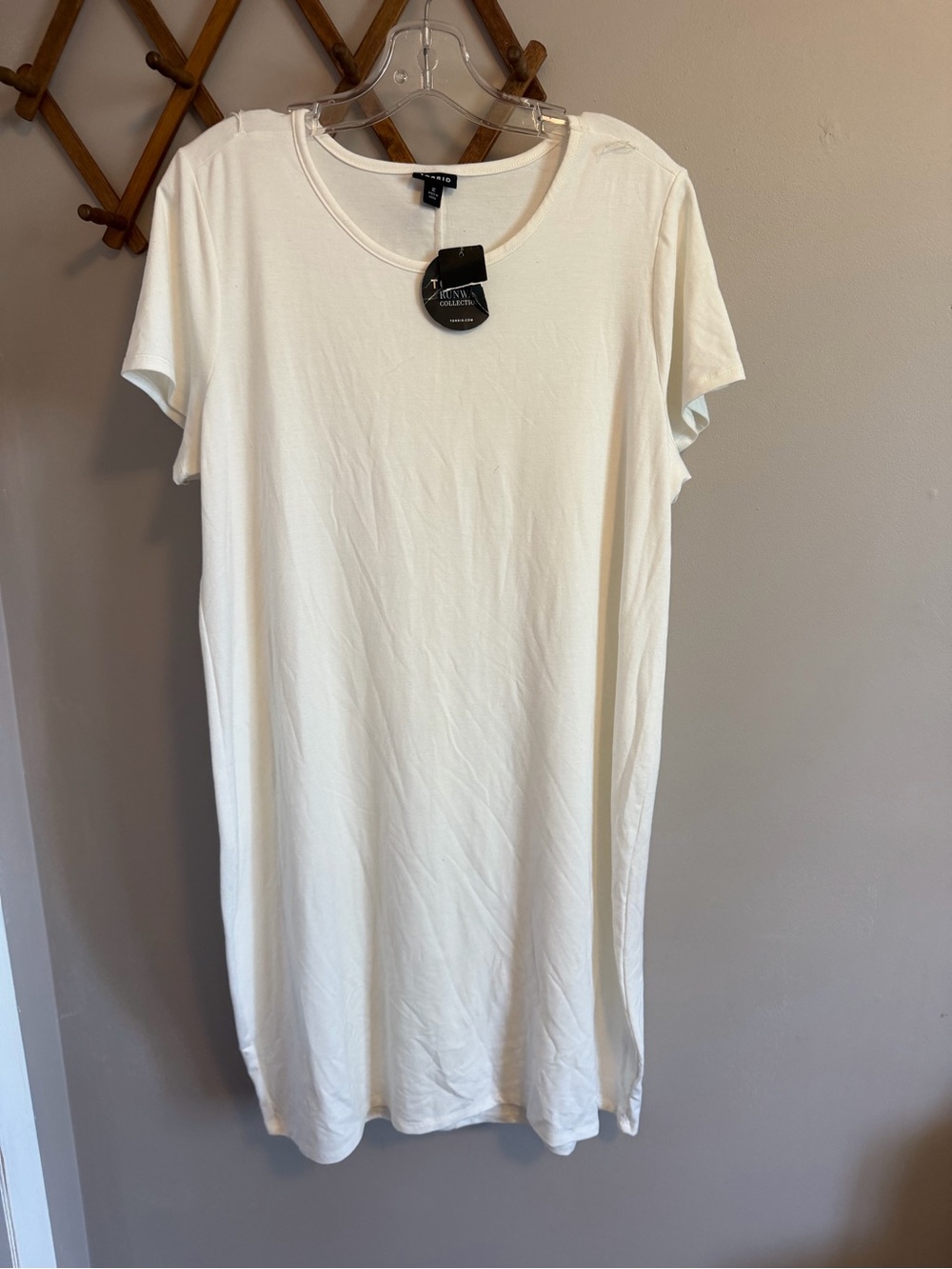 Torrid Runway Collection White Short Sleeve T-Shirt Midi Dress NWT Size 2